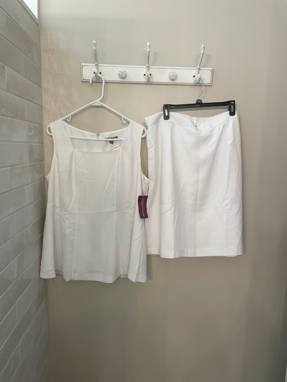 Jessica London White Cotton Blend Pencil Skirt and sleeveless top. Never worn